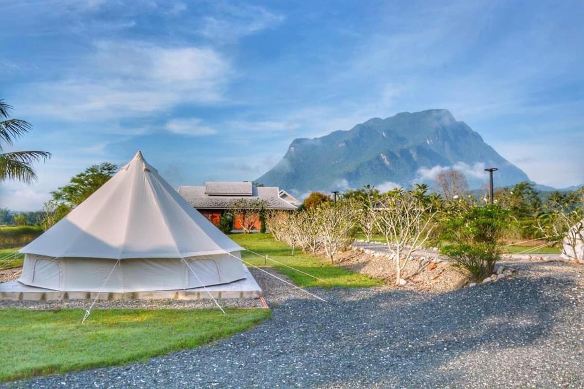 The Wes Village, Incl Free Breakfast & 100 Thb Food Gift Chiang Dao Bagian luar foto
